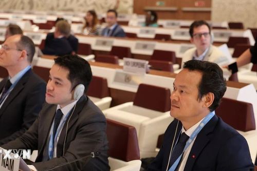 Việt Nam cùng cộng đồng quốc tế kêu gọi tuân thủ luật nhân đạo quốc tế