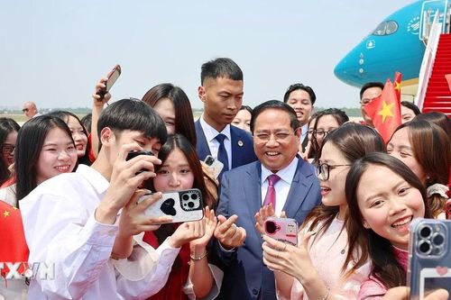 Lưu học sinh Việt Nam tại Trung Quốc vinh dự được đón Thủ tướng Phạm Minh Chính
