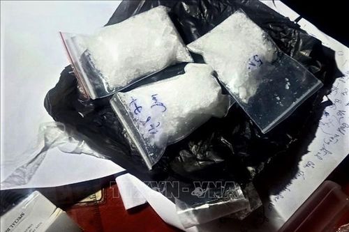 Phạt tù 4 bị cáo mua bán trái phép ma túy