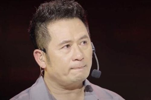 Ca sĩ Bằng Kiều gây hoang mang khi đăng tải bài viết: 'Sự đau đớn này không thể tả...'