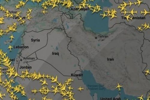 Iran tấn công căn cứ quân sự Hoa Kỳ, ngành hàng không lại lao đao