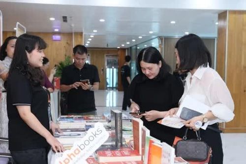 Không chỉ số hóa, xuất bản Việt cần hệ sinh thái nội dung phù hợp thị trường