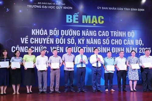 Bình Định nâng cao kỹ năng số cho gần 7.000 cán bộ, công chức