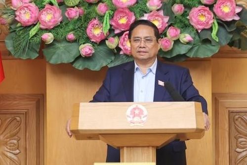 Thủ tướng lên đường dự Hội nghị WEF 16 Thiên Tân và làm việc tại Trung Quốc
