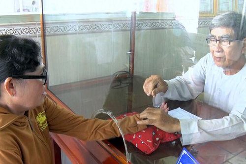 Tấm lòng hướng về người nghèo