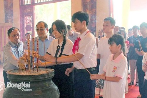 Công đoàn Tổng Công ty Công nghiệp thực phẩm Đồng Nai (Dofico) tuyên dương 72 học sinh học giỏi, sống tốt