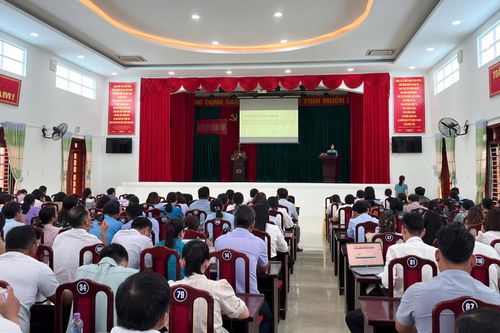 Khánh Vĩnh: Tập huấn phần mềm quản lý văn bản, điều hành và công cụ đánh giá hiệu quả công việc