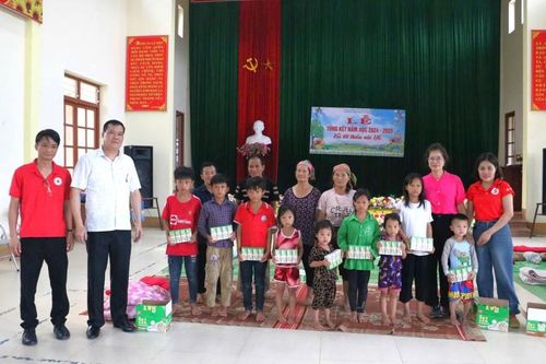 Hội Chữ thập đỏ tỉnh hỗ trợ khẩn cấp cho các hộ dân bị ảnh hưởng bởi mưa lũ tại huyện Bắc Sơn