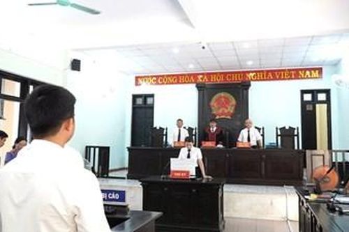 Tổ chức cho 235 người trốn sang Lào trái phép, 5 bị cáo lĩnh hơn 25 năm tù