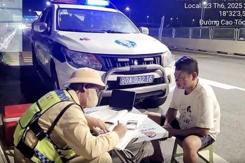 Dừng xe nghỉ ngơi trên làn khẩn cấp cao tốc, tài xế ngỡ ngàng vì mức phạt nặng