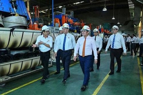 Casumina: Gắn biển công trình sản xuất lốp bán thép Patagonia M/T chào mừng Đại hội Đảng bộ Tập đoàn Hóa chất Việt Nam lần thứ IV