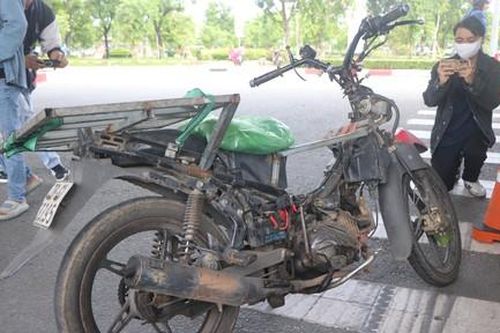 TPHCM: Hàng loạt xe hai, ba bánh tự chế chở hàng cồng kềnh bị CSGT xử phạt