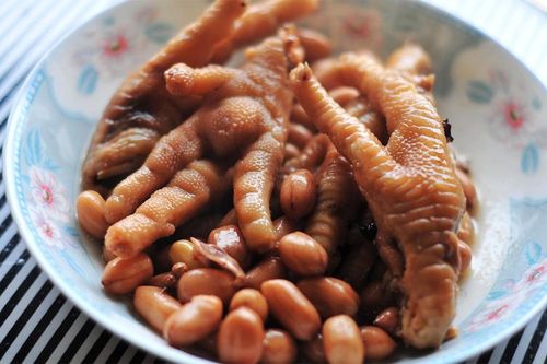 Cách làm chân gà hầm lạc giúp làm khỏe khớp, bổ xương