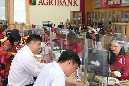 Xuất hiện 2 ngân hàng có lãi suất 12 tháng cao tới hơn 7,5%: Gửi tiết kiệm 500 triệu đồng nhận tối đa bao nhiêu tiền lãi?
