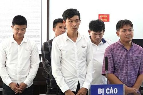 Lĩnh án vì tổ chức cho 235 người trốn ra nước ngoài