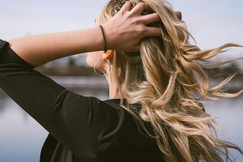Cách giữ màu nhuộm lâu và dưỡng tóc không bị khô