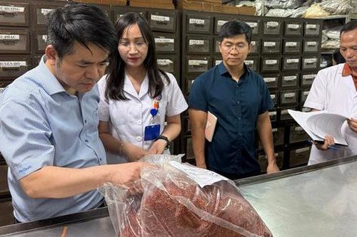 Bộ Y tế đấu tranh quyết liệt, không có vùng cấm với buôn lậu, hàng giả lĩnh vực y tế