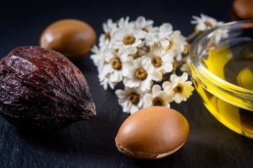 Cách sử dụng dầu argan dưỡng tóc