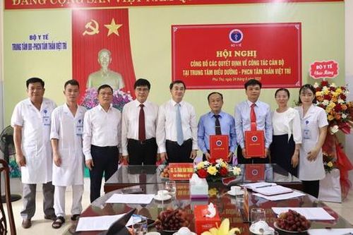 Bộ Y tế trao quyết định bổ nhiệm cán bộ Trung tâm Điều dưỡng Phục hồi chức năng tâm thần Việt Trì