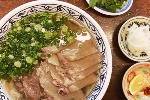 Ăn phở Việt ở Hàn