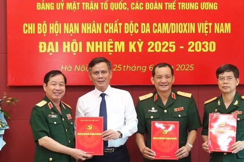 Xây dựng chi bộ vững mạnh, hoạt động hiệu quả trong ngôi nhà chung của Mặt trận