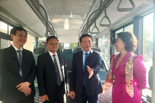 Mở tuyến xe buýt điện đầu tiên nối sân bay Phù Cát với Quy Nhơn