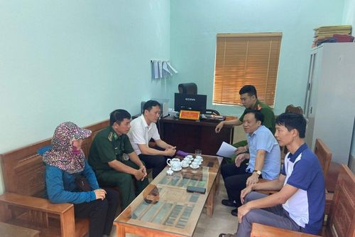 Cân thiếu hải sản bị du khách tố, tiểu thương Sầm Sơn bị xử phạt nặng