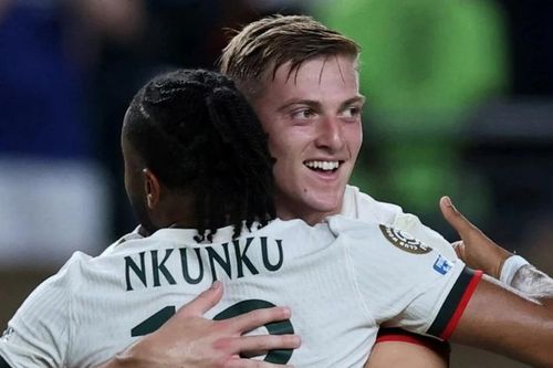 Tân binh lập công, Chelsea thắng đậm để đi tiếp ở FIFA Club World Cup 2025