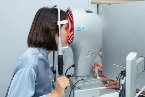 Trí tuệ nhân tạo giúp tối ưu phác đồ điều trị tật khúc xạ
