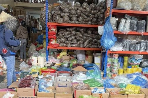 Dầu ăn 'giá rẻ' ẩn chứa hiểm họa: Đủ trò gian lận