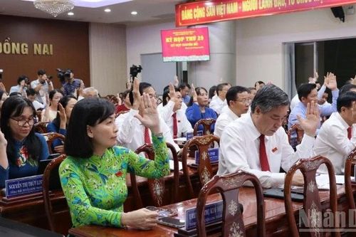 Hỗ trợ 99 tỷ đồng cán bộ Bình Phước sang Đồng Nai làm việc
