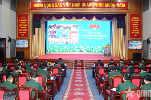 Binh chủng Thông tin liên lạc tập huấn 'Bình dân học vụ số'