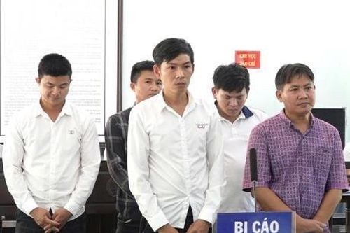 Xét xử 5 đối tượng tổ chức cho 235 người trốn ra nước ngoài