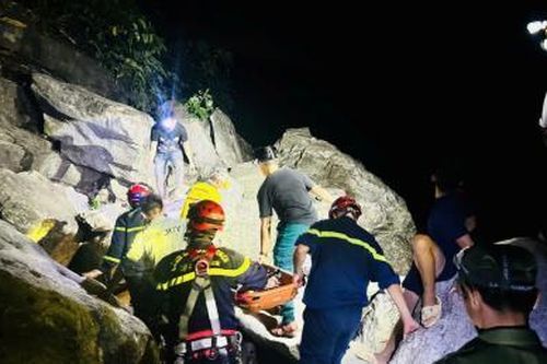Băng rừng đưa nạn nhân đuối nước ở Khe Răm ra ngoài, cảnh báo nguy cơ tại các điểm du lịch tự phát