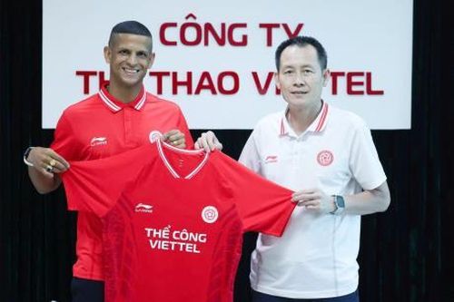 Thể Công Viettel chiêu mộ Vua phá lưới V.League 2024/25