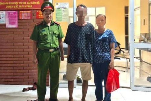 Kịp thời cứu người đàn ông bất tỉnh giữa rừng