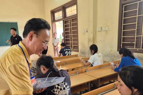 Học sinh Quảng Trị gửi 'lời yêu thương' đến các bạn miền núi thi tốt nghiệp THPT