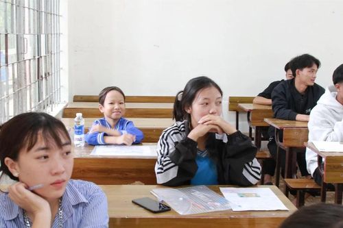 Nguyễn Văn Thiện - 'dũng sĩ tí hon' giữa Kỳ thi tốt nghiệp THPT
