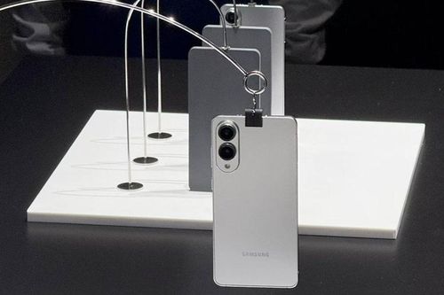 Samsung lý giải vì sao Galaxy S25 Edge vẫn mạnh dù pin nhỏ