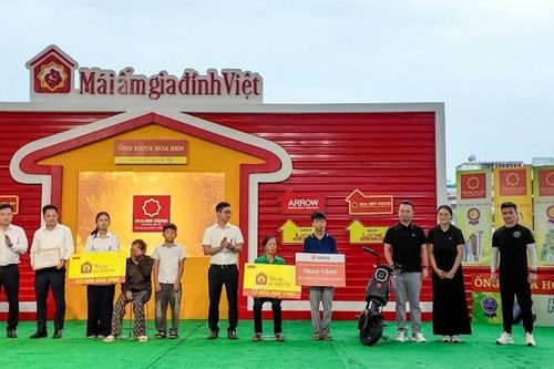 YADEA Việt Nam tiếp sức đến trường cho trẻ em khó khăn qua chương trình 'Mái ấm gia đình Việt'