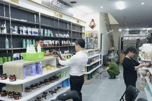 Thu giữ 2,5 tấn mỹ phẩm lậu tại một cửa hàng ở Quảng Trị