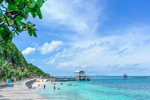 4 bãi biển ở miền Nam nước xanh như ngọc, du lịch hè không lo đông đúc