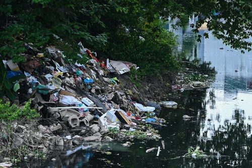 Hà Nội cấp bách xử lý ô nhiễm nước tại các dòng sông