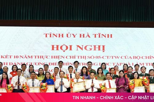 Phát huy hơn nữa vai trò nêu gương của người đứng đầu trong việc học và làm theo Bác