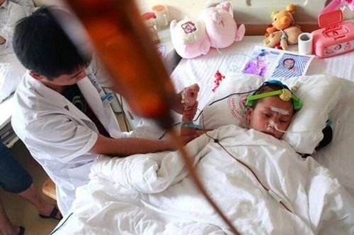 Bé gái 5 tuổi bị ung thư giai đoạn cuối vì ăn một món liên tục vào buổi sáng