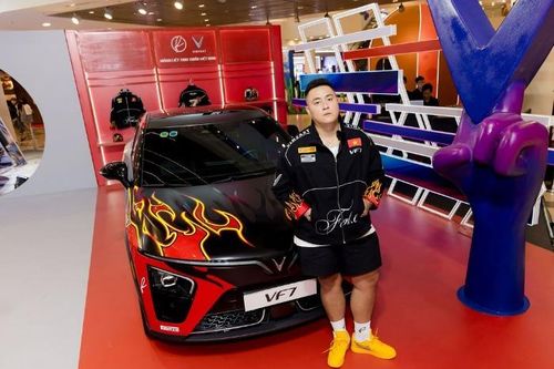 VinFast VF 7 - Mẫu SUV điện 'đốt mắt' khách hàng trẻ