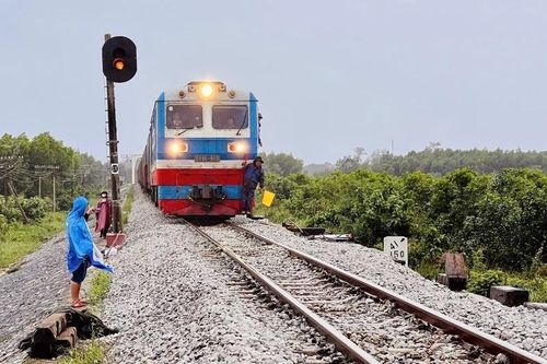 Tàu Thống Nhất dẫn đầu danh sách 24 hành trình tàu hỏa ấn tượng nhất thế giới