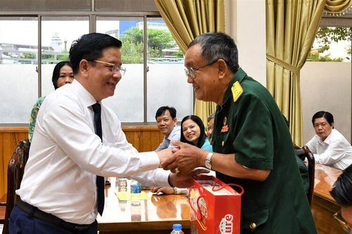 Khắc ghi công ơn, gìn giữ mạch nguồn tri ân