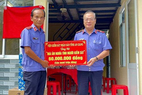 Viện Kiểm sát nhân dân tỉnh trao nhà Nghĩa tình