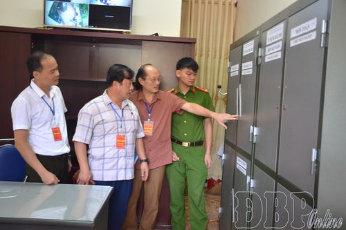 Phó Chủ tịch UBND tỉnh Vừ A Bằng kiểm tra công tác chuẩn bị kỳ thi tốt nghiệp THPT